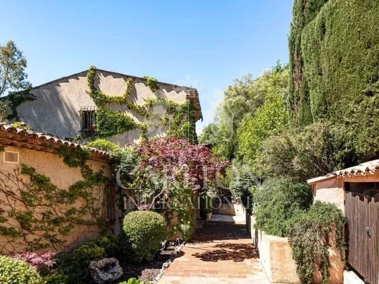 Villa Saint-Paul-de-Vence - 5 bedrooms - 255m²