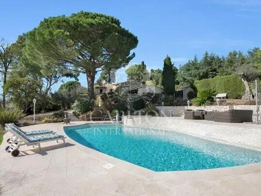 Villa Saint-Paul-de-Vence - 5 bedrooms - 255m²