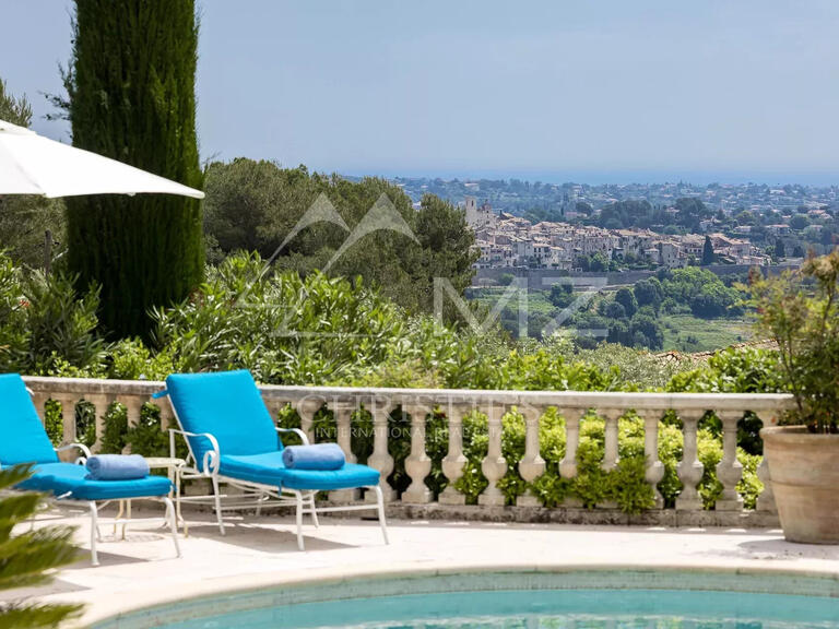 Villa Saint-Paul-de-Vence - 4 bedrooms - 270m²