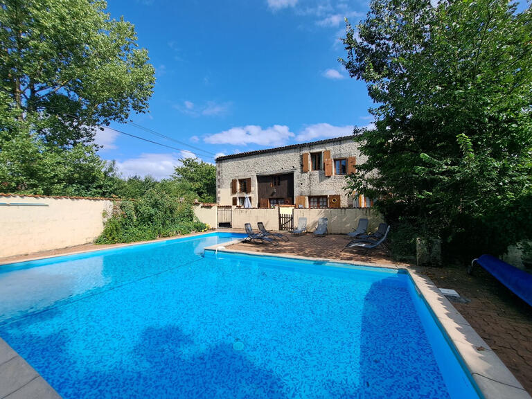 House Saint-Pierre-de-Juillers - 16 bedrooms - 500m²