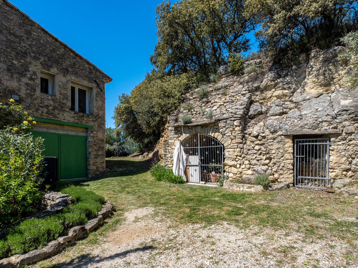 Maison Saint-Pierre-de-Vassols