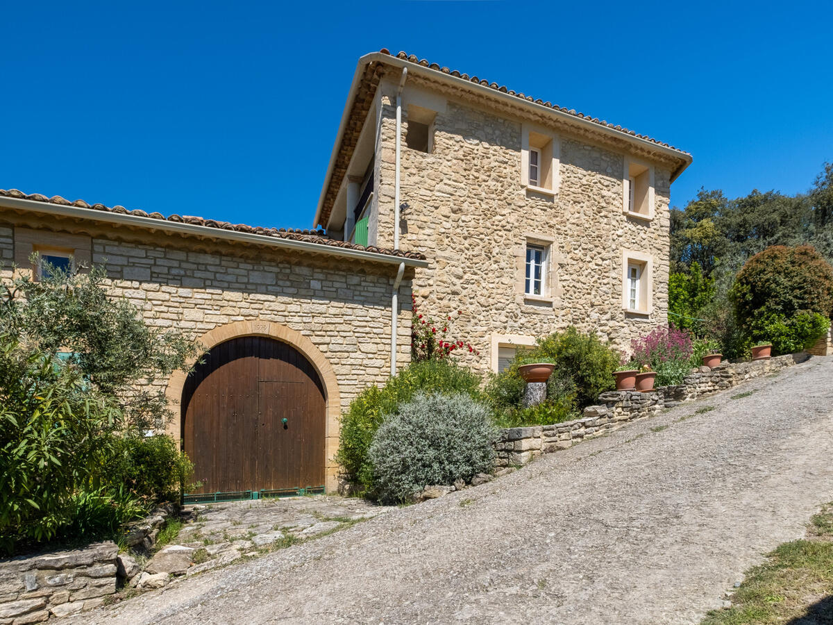 House Saint-Pierre-de-Vassols