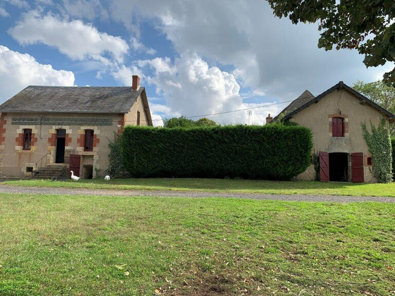 Sale Castle Saint-Pierre-le-Moûtier - 10 bedrooms