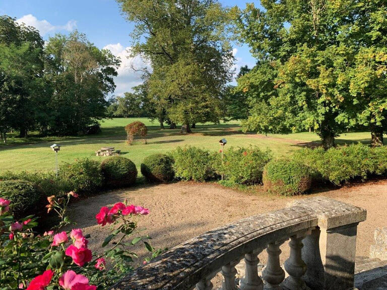 Château Saint-Pierre-le-Moûtier - 10 chambres - 700m²