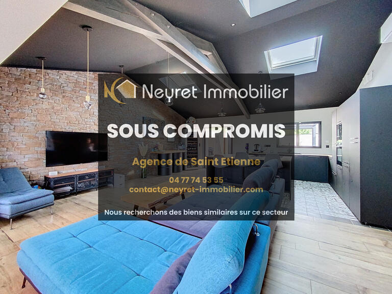 Maison Saint-Priest-en-Jarez - 3 chambres - 180m²