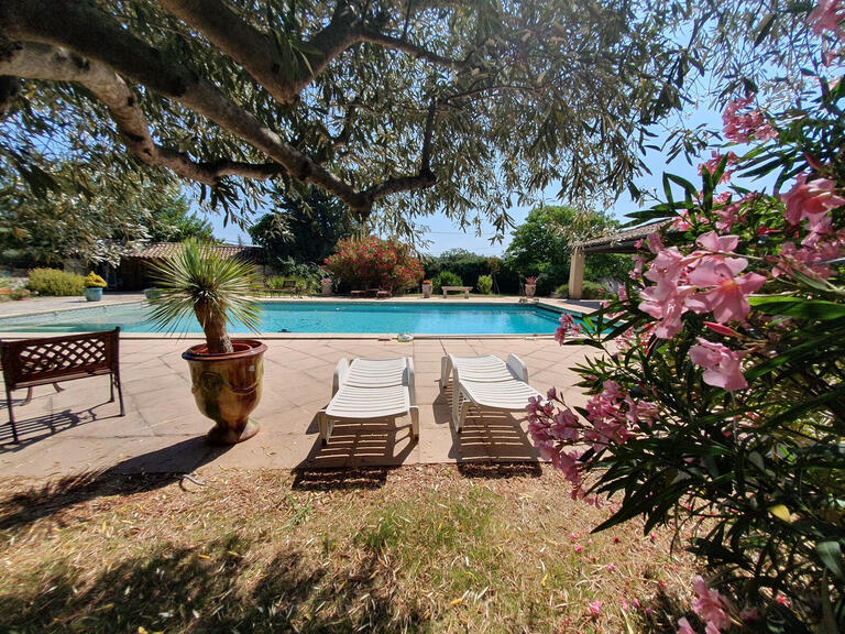 House Saint-Quentin-la-Poterie - 5 bedrooms - 300m²