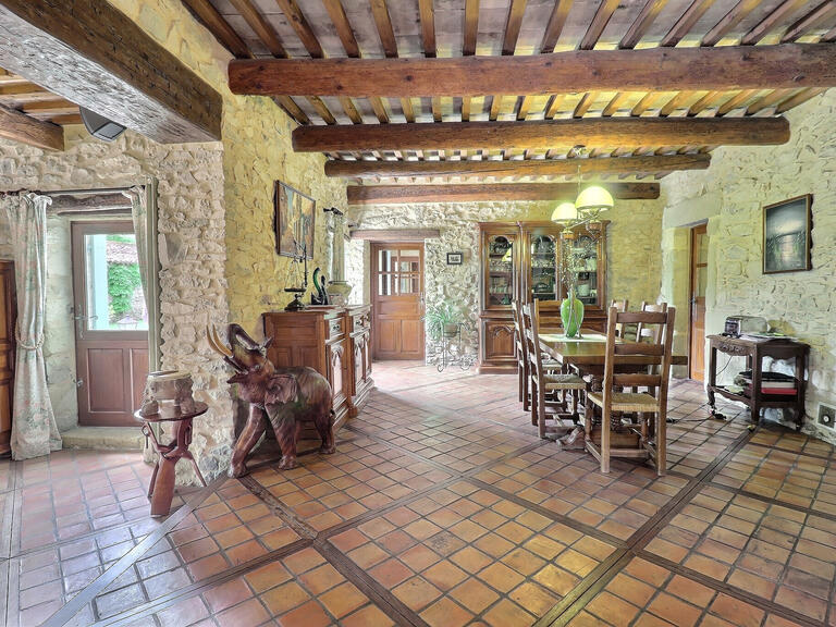 Maison Saint-Quentin-la-Poterie - 5 chambres - 300m²