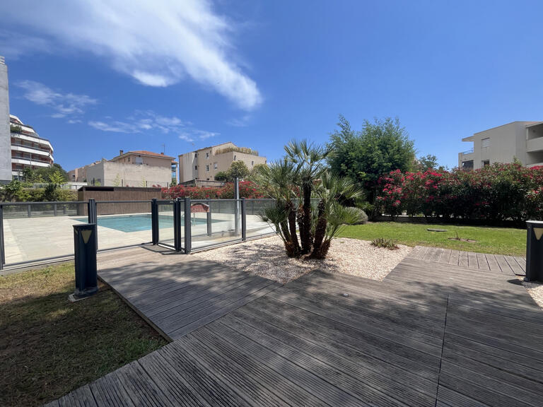 Sale Apartment Saint-Raphaël - 2 bedrooms