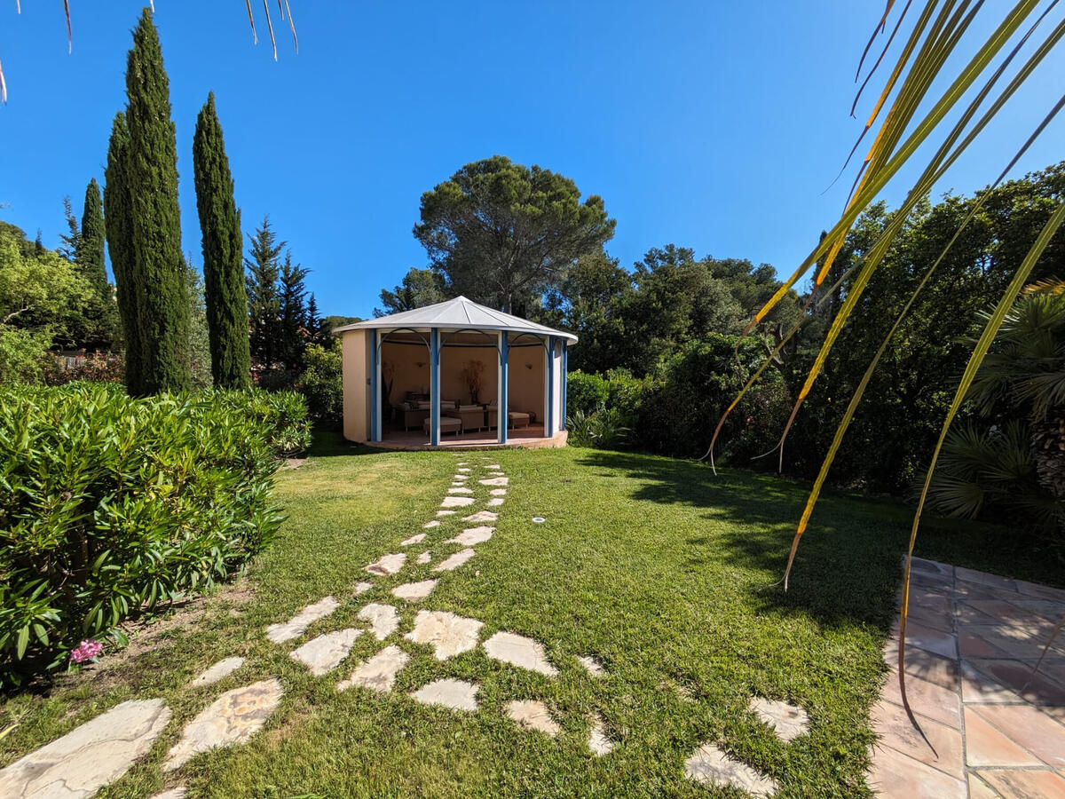 House Saint-Raphaël