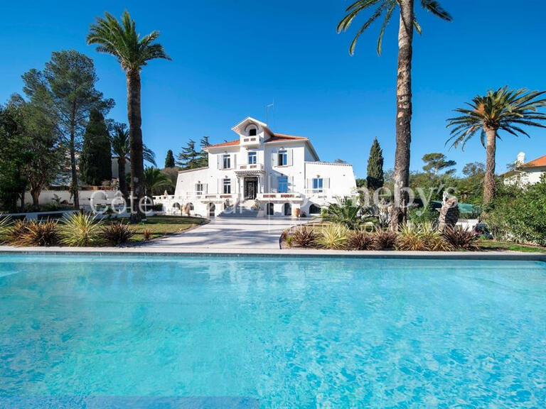 House Saint-Raphaël - 6 bedrooms - 700m²