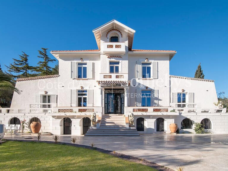 House Saint-Raphaël - 6 bedrooms - 700m²