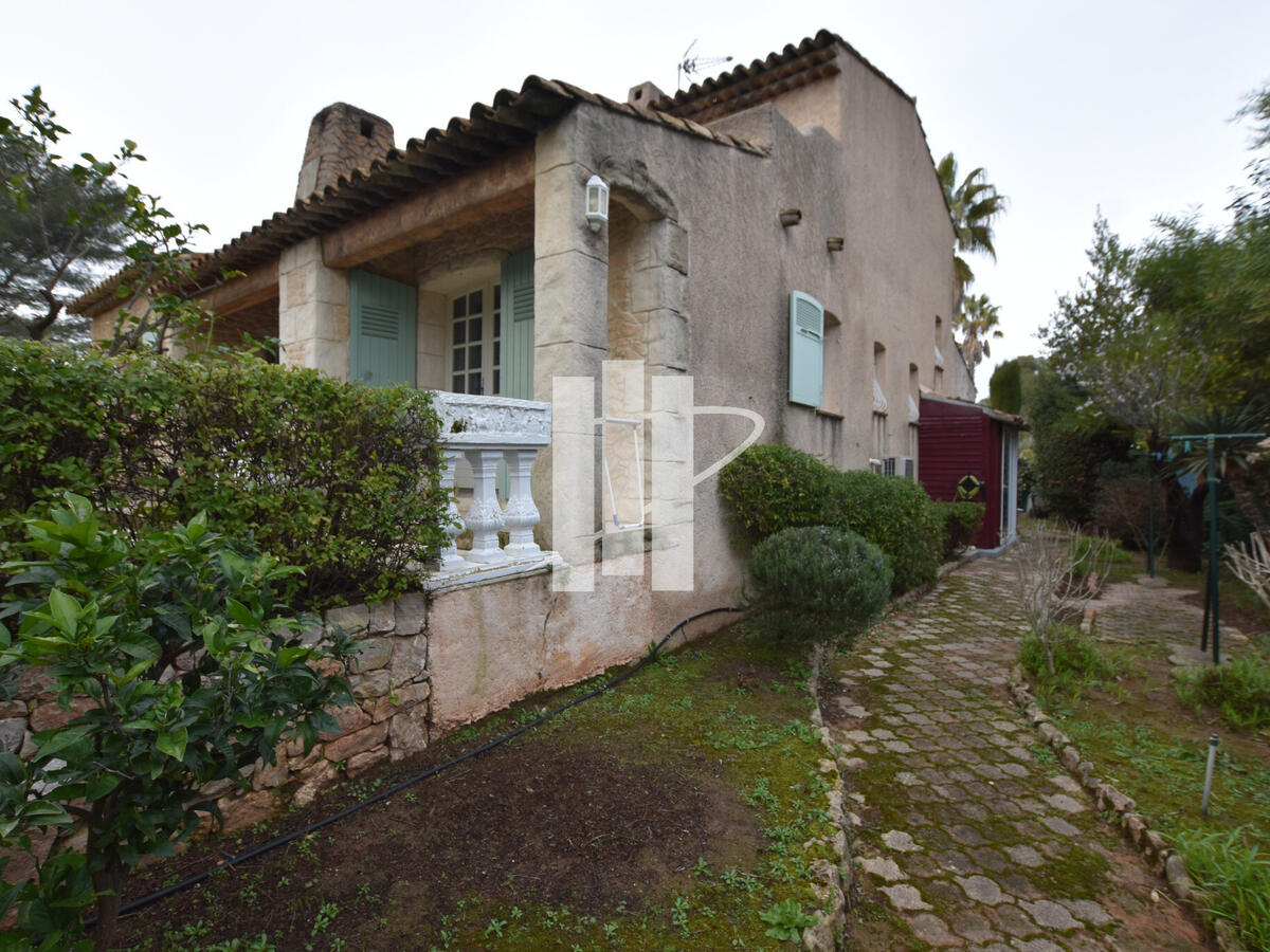 House Saint-Raphaël