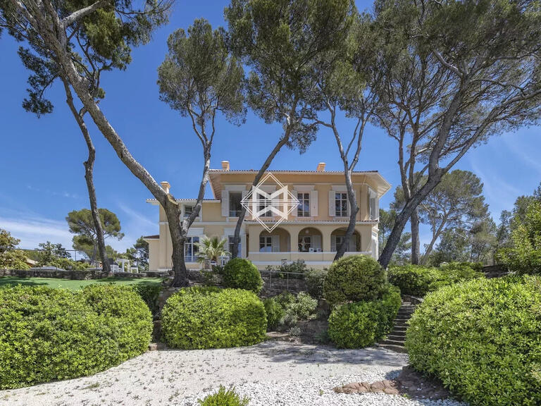 Sale Property with Sea view Saint-Raphaël - 8 bedrooms