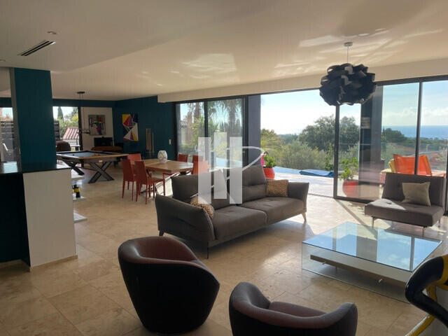 Villa Saint-Raphaël - 5 chambres - 260m²