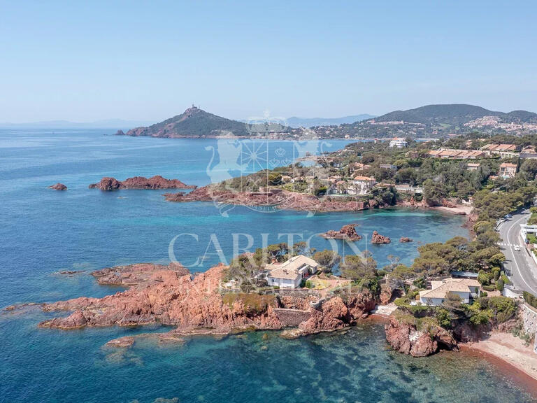 Villa Saint-Raphaël - 5 bedrooms - 450m²