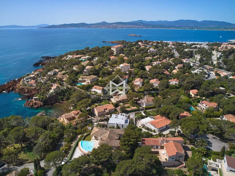 Sale Villa with Sea view Saint-Raphaël - 5 bedrooms