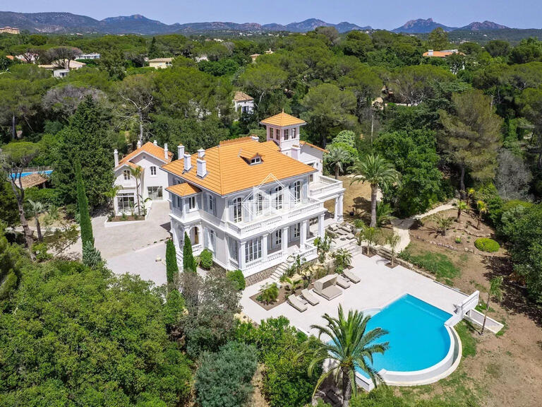 Villa Saint-Raphaël - 6 bedrooms - 622m²