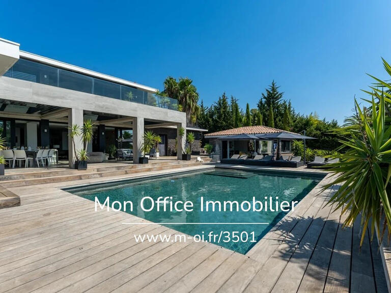 Villa Saint-Raphaël - 5 bedrooms - 465m²