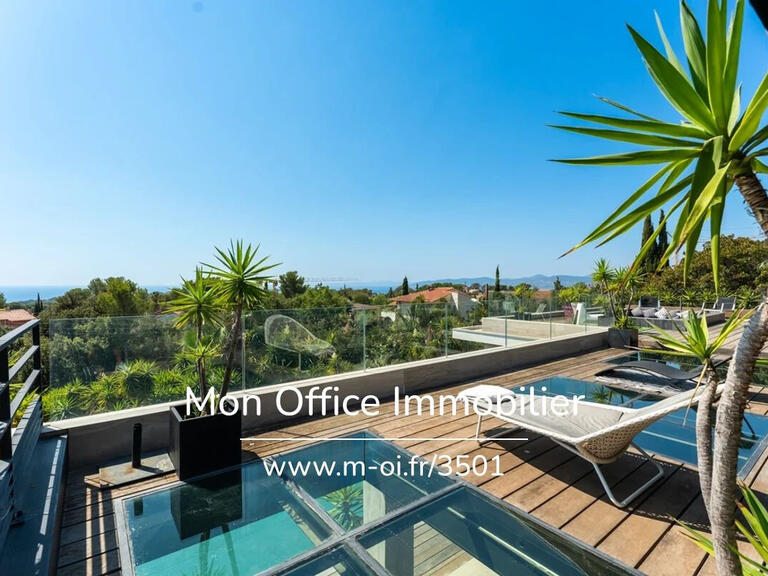 Villa Saint-Raphaël - 5 bedrooms - 465m²