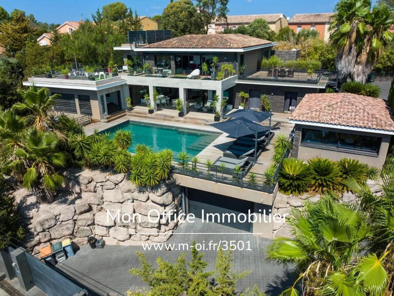 Villa Saint-Raphaël - 5 bedrooms - 465m²