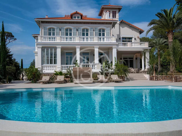 Villa Saint-Raphaël - 430m²