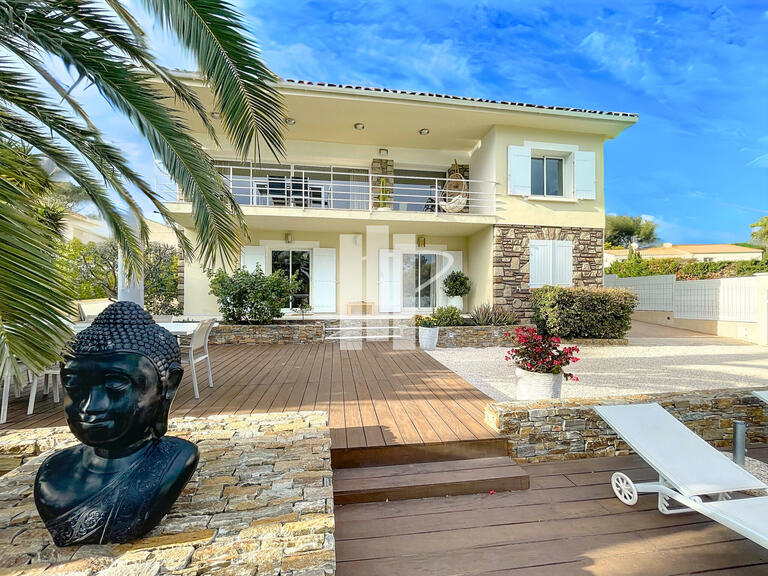 Villa Saint-Raphaël - 6 chambres - 190m²