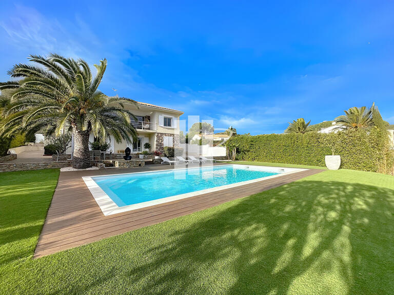 Villa Saint-Raphaël - 6 bedrooms - 190m²