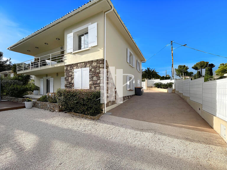 Villa Saint-Raphaël - 6 chambres - 190m²