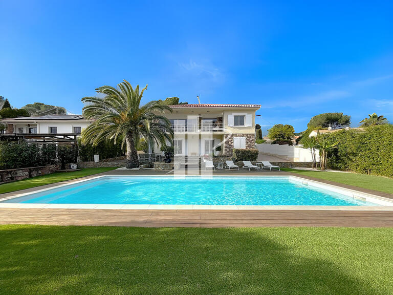 Villa Saint-Raphaël - 6 chambres - 190m²