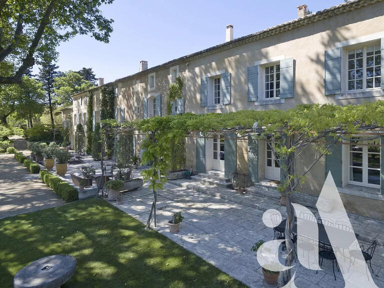 House Saint-Rémy-de-Provence - 10 bedrooms - 30000m²