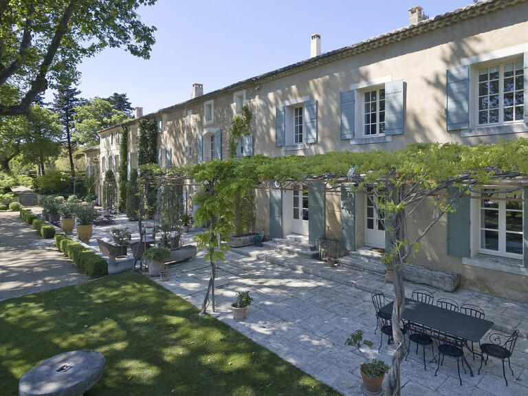 House Saint-Rémy-de-Provence - 10 bedrooms - 30000m²