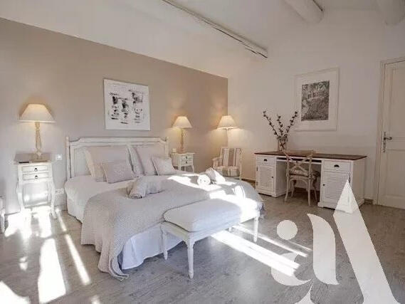 Maison Saint-Rémy-de-Provence - 6 chambres - 6500m²