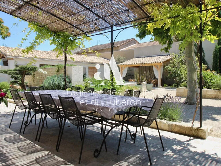 House Saint-Rémy-de-Provence - 5 bedrooms - 1000m²