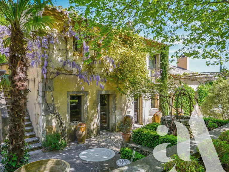 Maison Saint-Rémy-de-Provence - 5 chambres - 10000m²