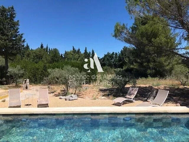 Maison Saint-Rémy-de-Provence - 2 chambres - 5500m²