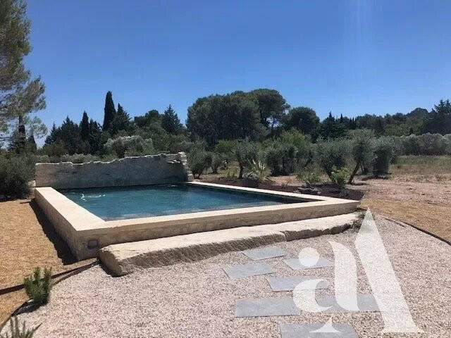 Maison Saint-Rémy-de-Provence - 2 chambres - 5500m²