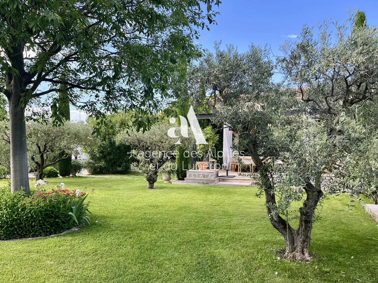 Villa Saint-Rémy-de-Provence - 4 bedrooms - 250m²