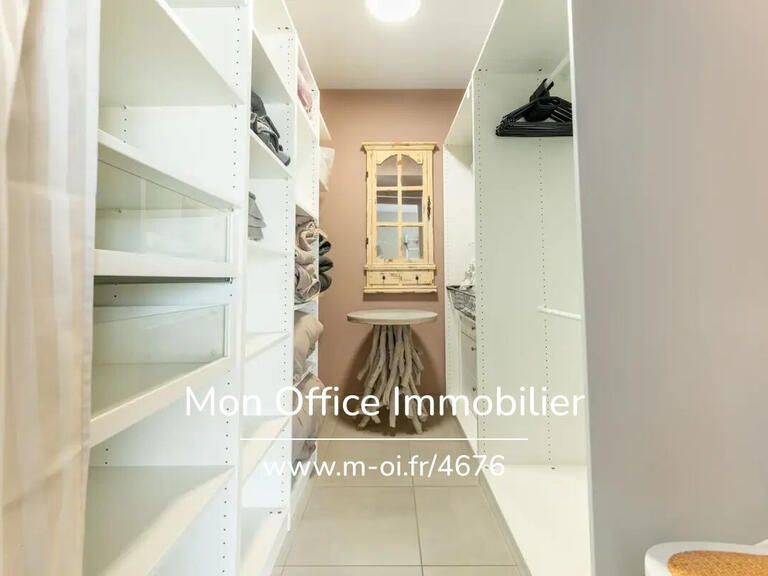 Maison Saint-Saturnin-lès-Apt - 4 chambres - 173m²