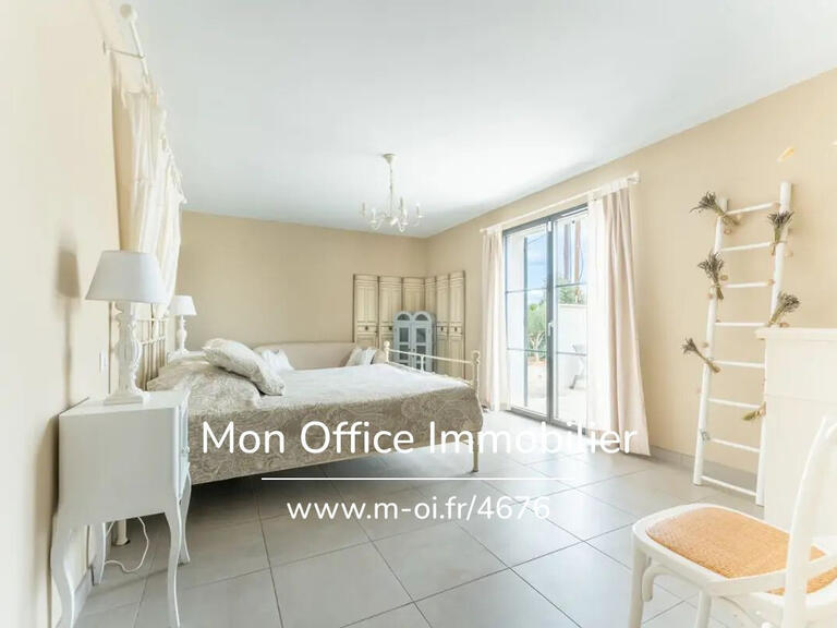 Maison Saint-Saturnin-lès-Apt - 4 chambres - 173m²