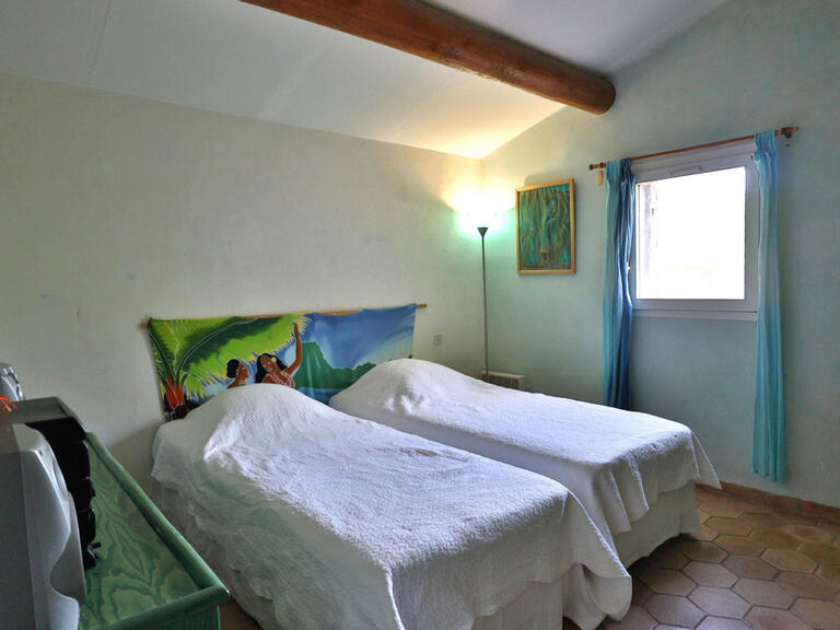 Maison Saint-Saturnin-lès-Apt - 4 chambres - 188m²