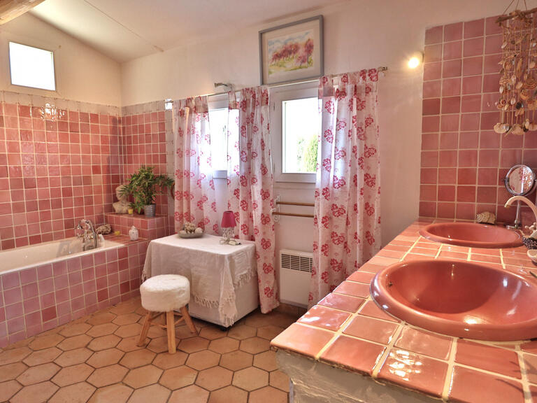 Maison Saint-Saturnin-lès-Apt - 4 chambres - 188m²