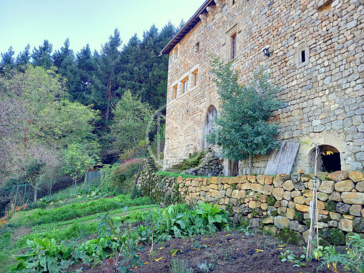 House Saint-Sauveur-de-Montagut