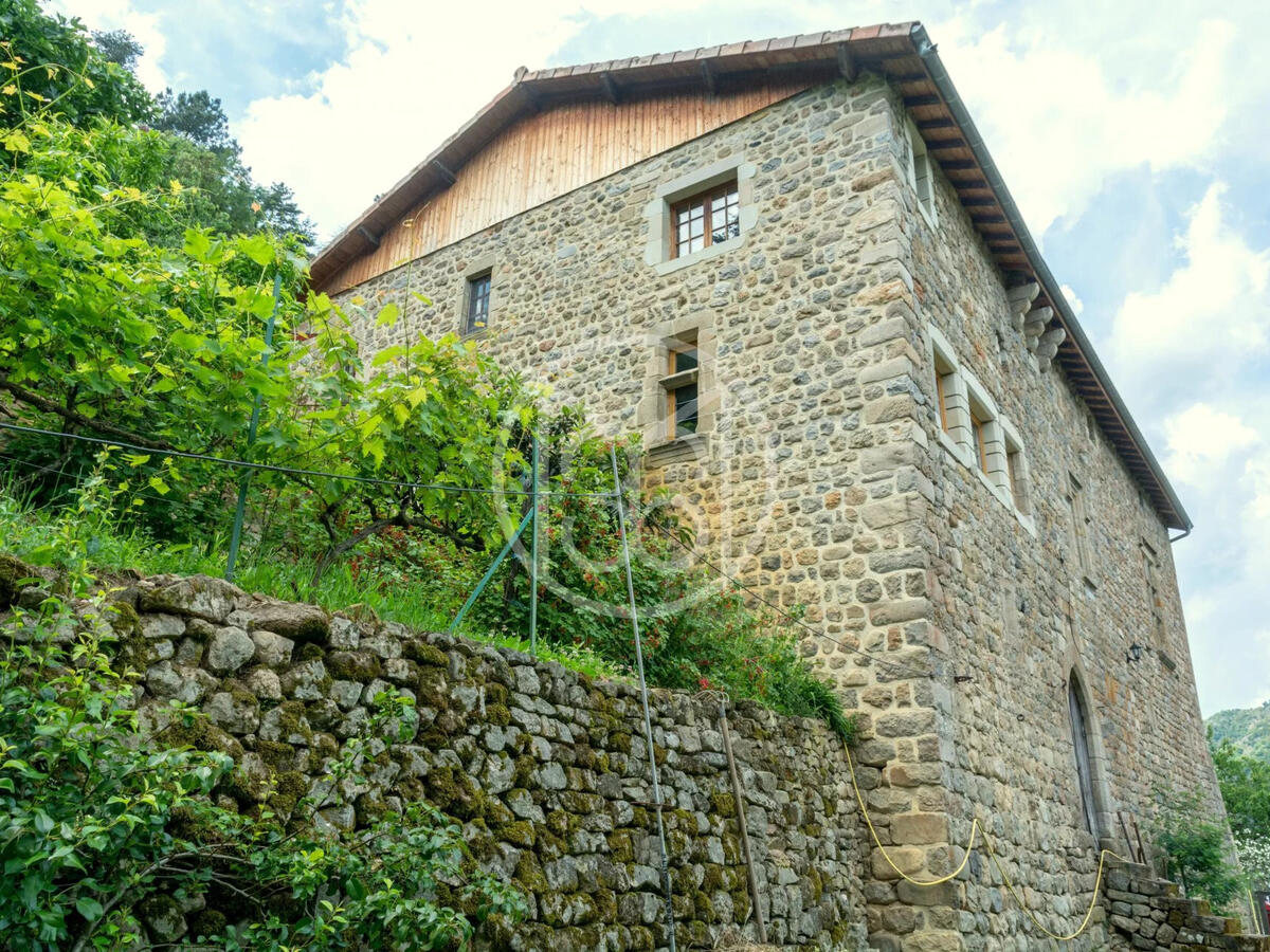 House Saint-Sauveur-de-Montagut