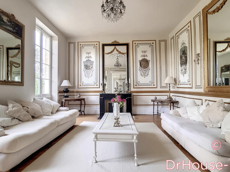 Château Saint-Savin - 9 chambres - 600m²