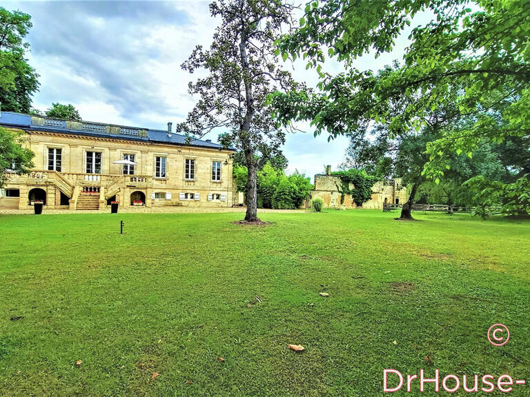 Château Saint-Savin - 9 chambres - 600m²