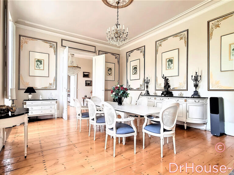 Castle Saint-Savin - 9 bedrooms - 600m²