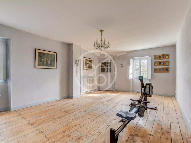 Propriété Saint-Sulpice - 6 chambres - 448m²