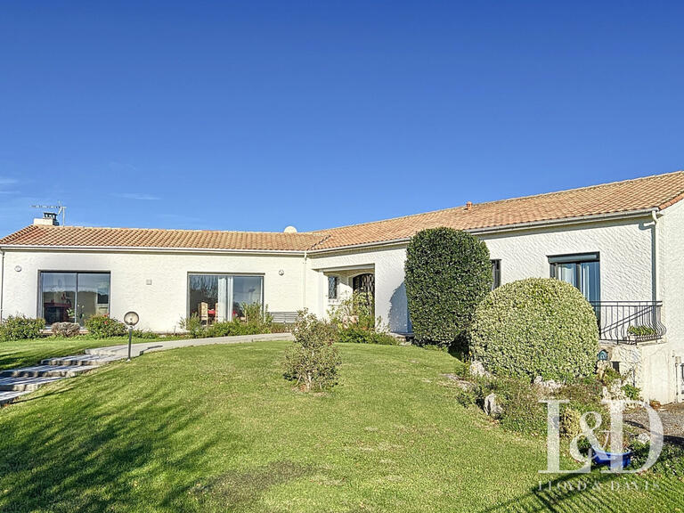 House Saint-Sulpice-de-Royan - 4 bedrooms - 252m²