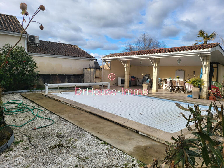 Villa Saint-Sulpice-et-Cameyrac - 4 bedrooms - 170m²