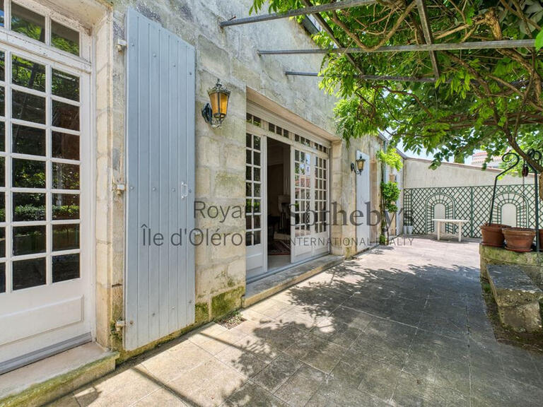 House Saint-Trojan-les-Bains - 8 bedrooms - 300m²